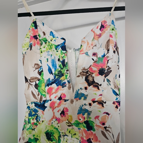 gLARE Multicolored Floral Plunging V Neck Dress - Picture 2 of 16